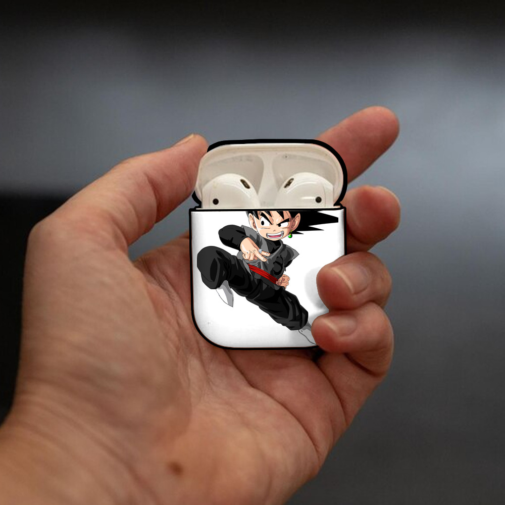 ドラゴンボール 孫悟空（そん ごくう）Son Goku カカロット DRAGON BALL Kakarotto AirPods 第2世代保護ケース ハードシェル ブラック 耐衝撃・防指紋・カラビナ付き
