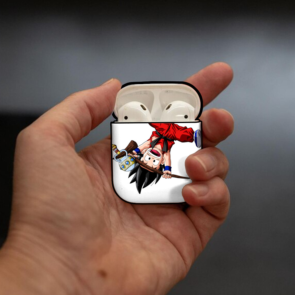 ドラゴンボール 孫悟空（そん ごくう）Son Goku カカロット DRAGON BALL Kakarotto AirPods 第2世代保護ケース ハードシェル ブラック 耐衝撃・防指紋・カラビナ付き