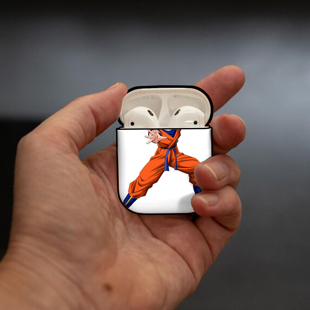 ドラゴンボール 孫悟空（そん ごくう）Son Goku カカロット DRAGON BALL Kakarotto AirPods 第2世代保護ケース ハードシェル ブラック 耐衝撃・防指紋・カラビナ付き