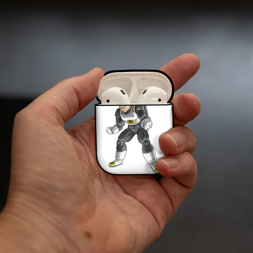 ドラゴンボール ベジータ四世（Bejīta Yonsei）DRAGON BALL Vegeta IV AirPods 第2世代保護ケース ハードシェル ブラック 耐衝撃・防指紋・カラビナ付き